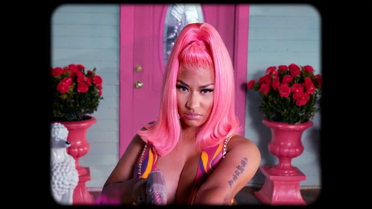Super Freaky Girl - Nicki Minaj Lyrics